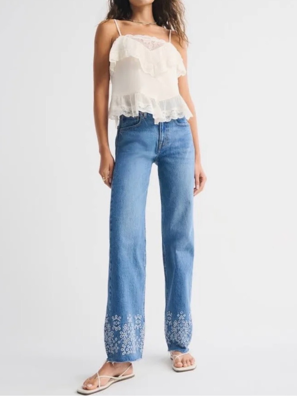 Abercrombie & Fitch High Rise 90s Relaxed Embroidered Jean Size 25 Short